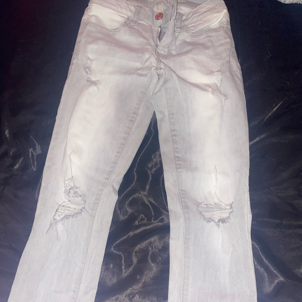 Light washed american eagle jeans